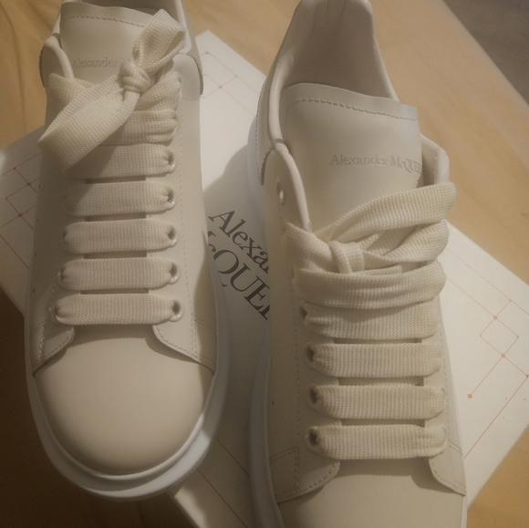 Alexander McQueen sneakers - Picture 2 of 6